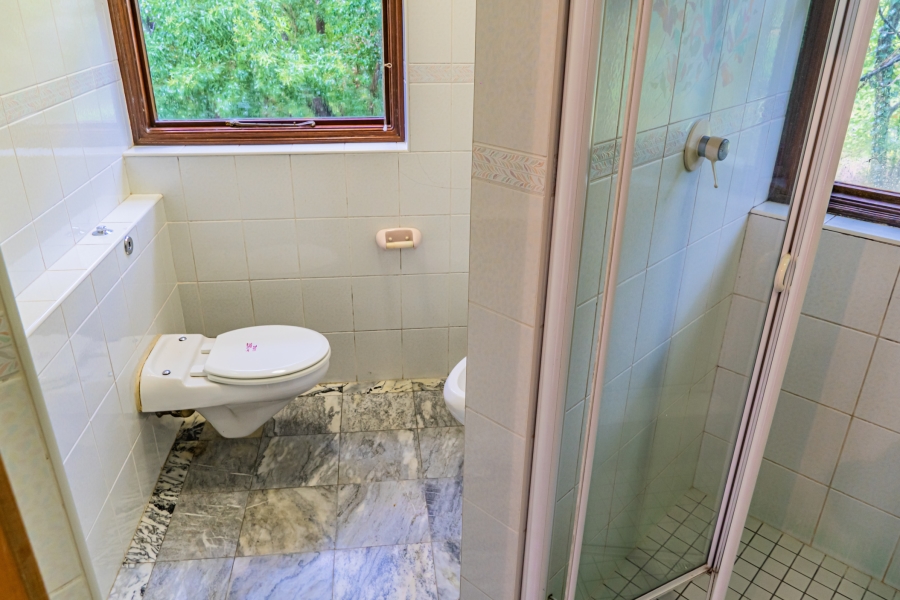 10 Bedroom Property for Sale in Bishopscourt Western Cape